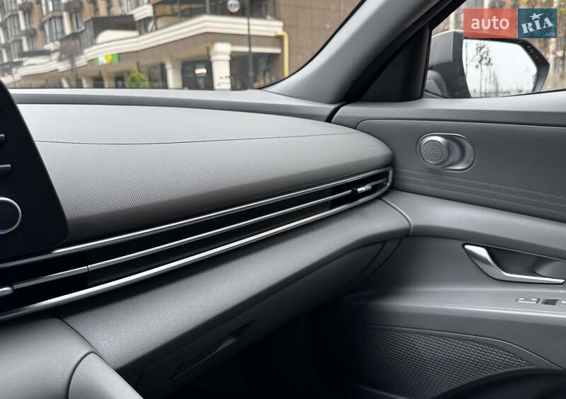 Седан Hyundai Elantra 2023 в Києві
