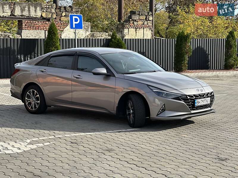 Седан Hyundai Elantra 2022 в Одессе