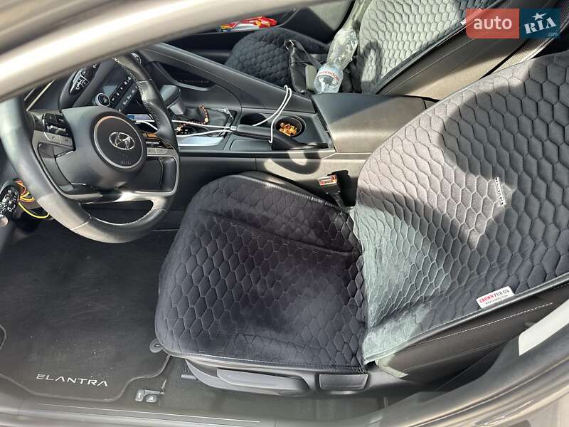 Седан Hyundai Elantra 2022 в Одессе