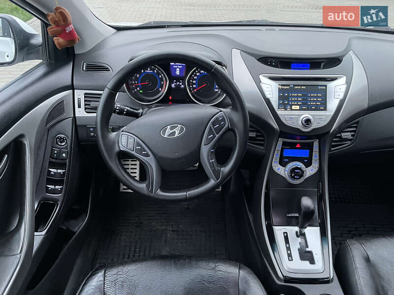 Седан Hyundai Elantra 2012 в Полтаві