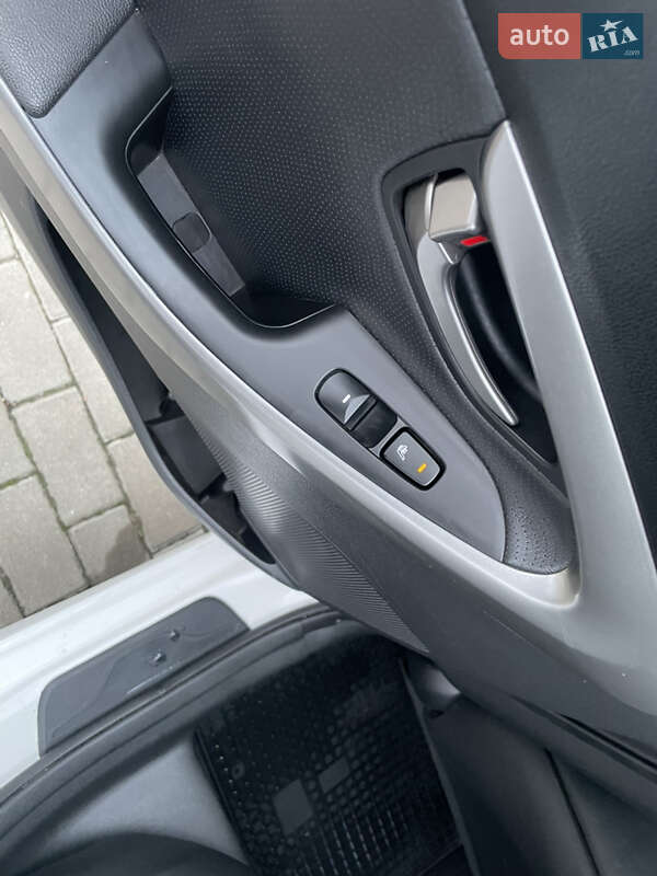 Седан Hyundai Elantra 2012 в Полтаві