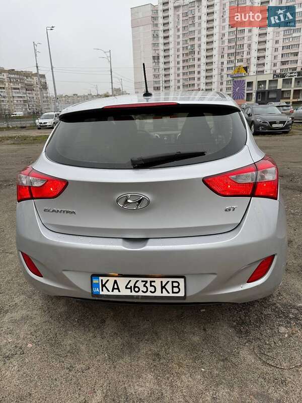 Хэтчбек Hyundai Elantra 2016 в Киеве