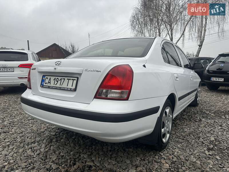 Седан Hyundai Elantra 2004 в Смеле