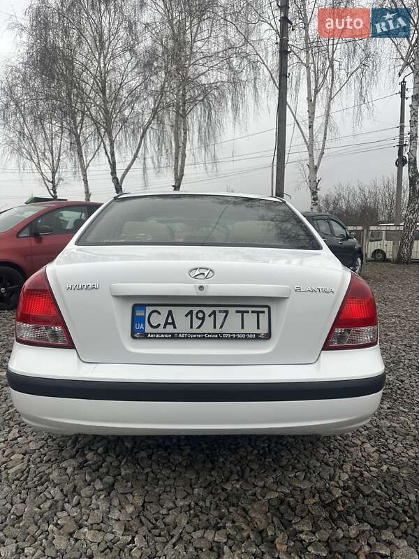 Седан Hyundai Elantra 2004 в Смеле