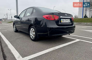 Седан Hyundai Elantra 2010 в Киеве