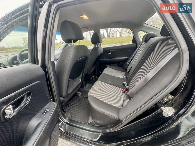 Седан Hyundai Elantra 2010 в Києві