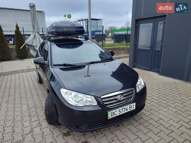 Седан Hyundai Elantra 2008 в Львове