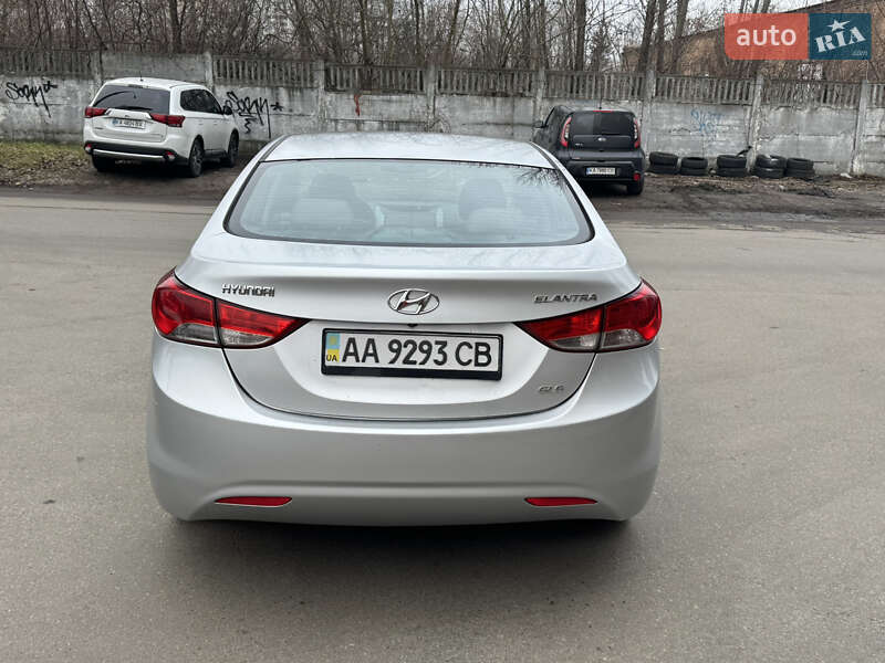 Седан Hyundai Elantra 2012 в Киеве фото 8 Седан Hyundai Elantra 2012 в Киеве
