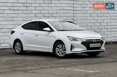 Седан Hyundai Elantra 2019 в Киеве