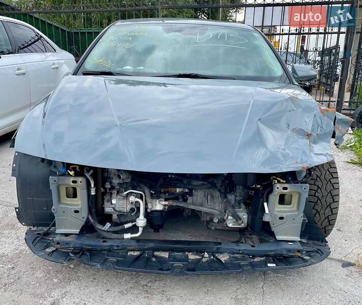 Hyundai Elantra 2022