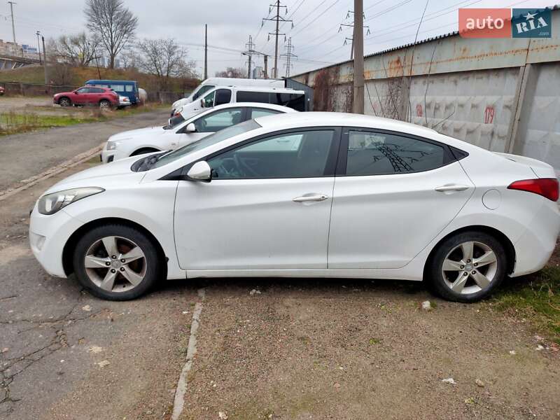 Седан Hyundai Elantra 2013 в Киеве фото 2 Седан Hyundai Elantra 2013 в Киеве