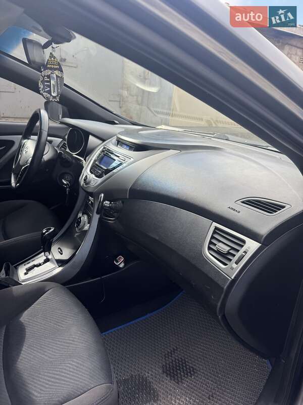 Седан Hyundai Elantra 2011 в Кривом Роге фото 3 Седан Hyundai Elantra 2011 в Кривом Роге