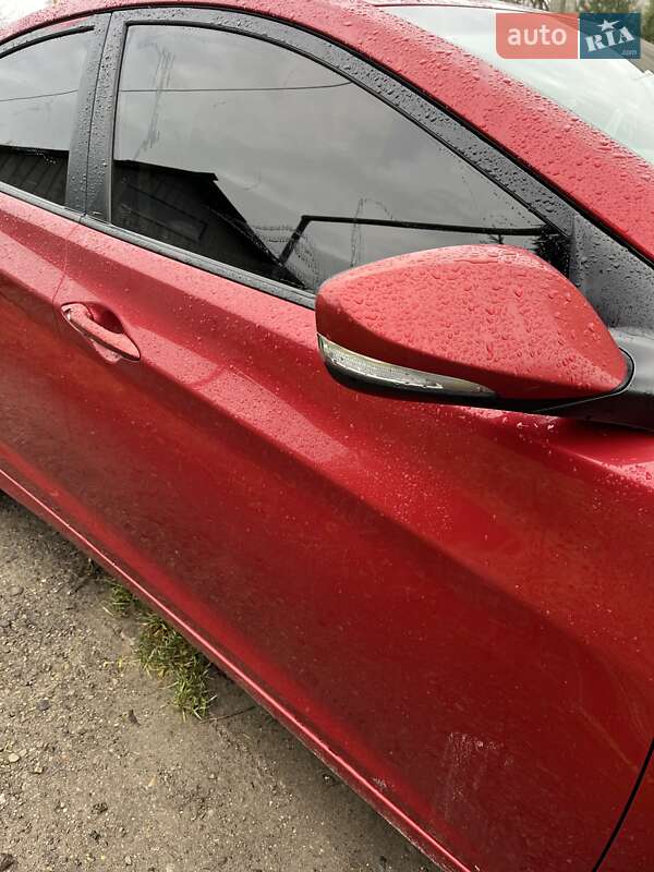 Седан Hyundai Elantra 2013 в Львове