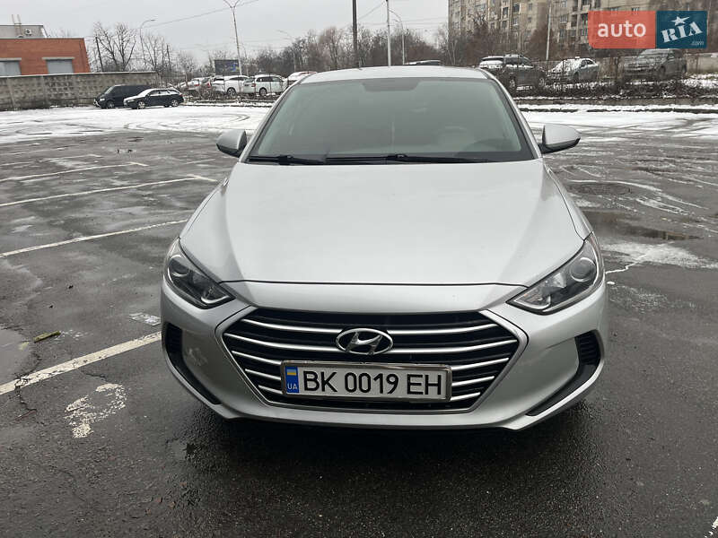 Hyundai Elantra 2016