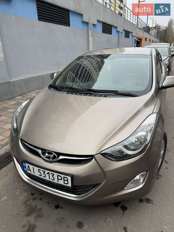Hyundai Elantra 2013