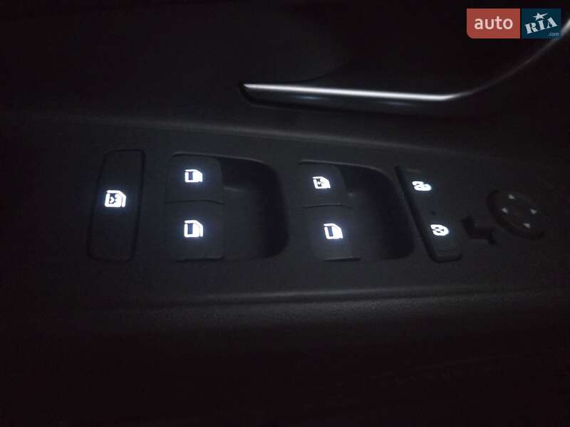 Седан Hyundai Elantra 2023 в Киеве