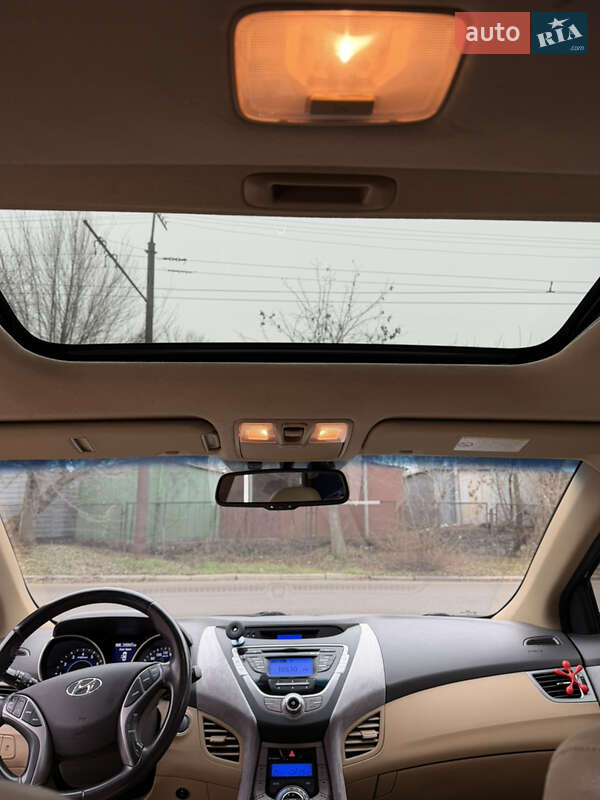 Седан Hyundai Elantra 2012 в Запорожье