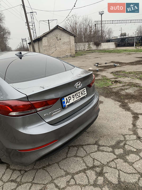 Седан Hyundai Elantra 2017 в Запоріжжі