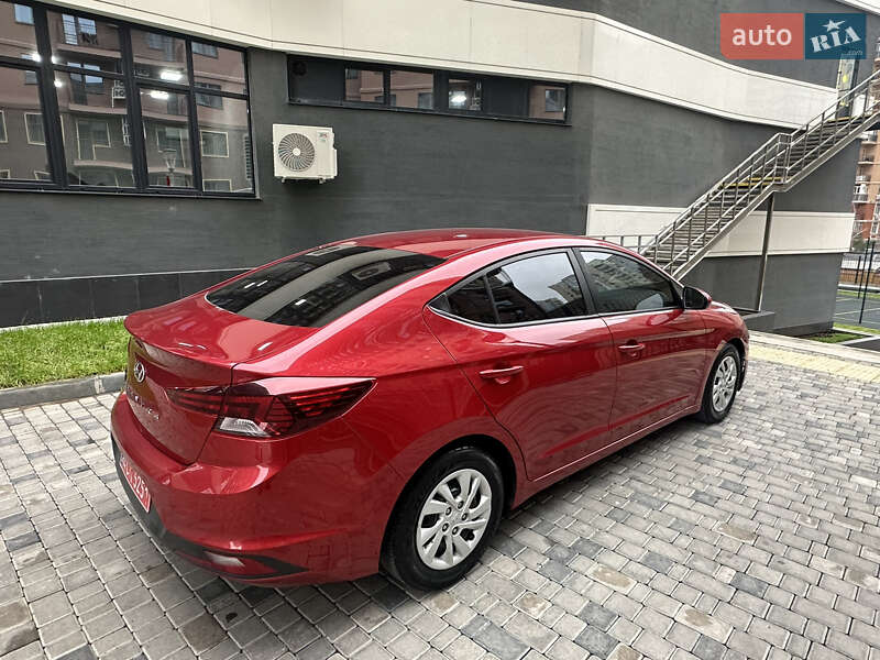 Седан Hyundai Elantra 2019 в Одессе