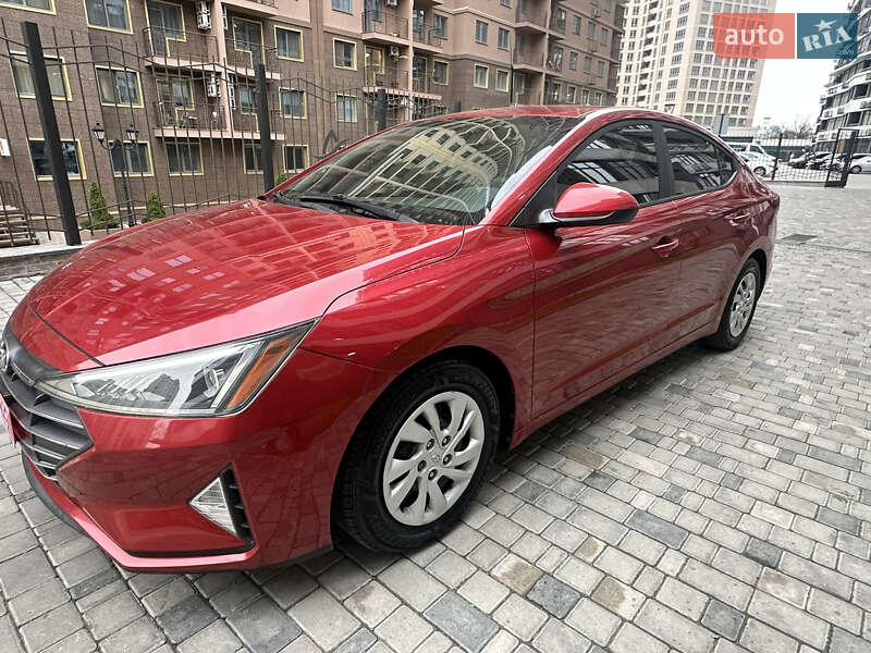 Седан Hyundai Elantra 2019 в Одессе