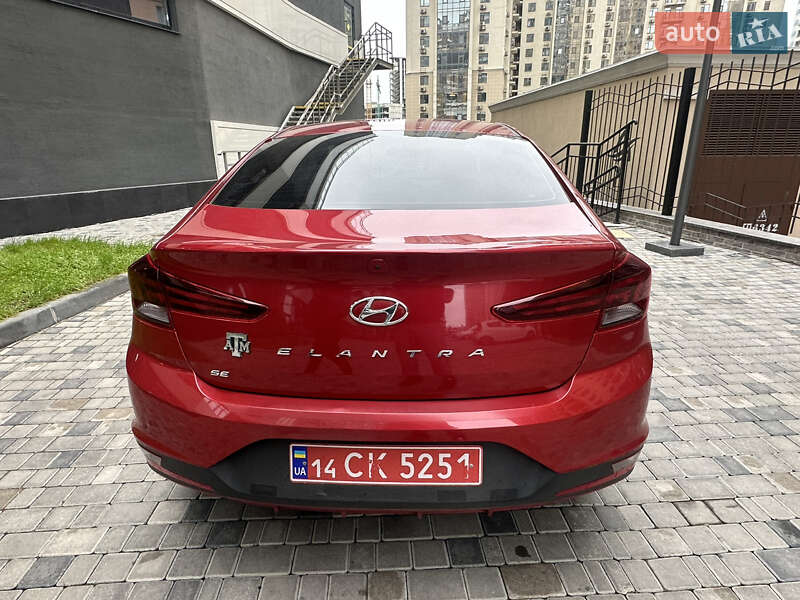 Седан Hyundai Elantra 2019 в Одессе