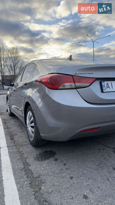 Седан Hyundai Elantra 2011 в Дніпрі