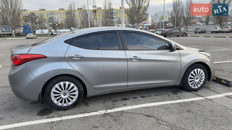 Hyundai Elantra 2011