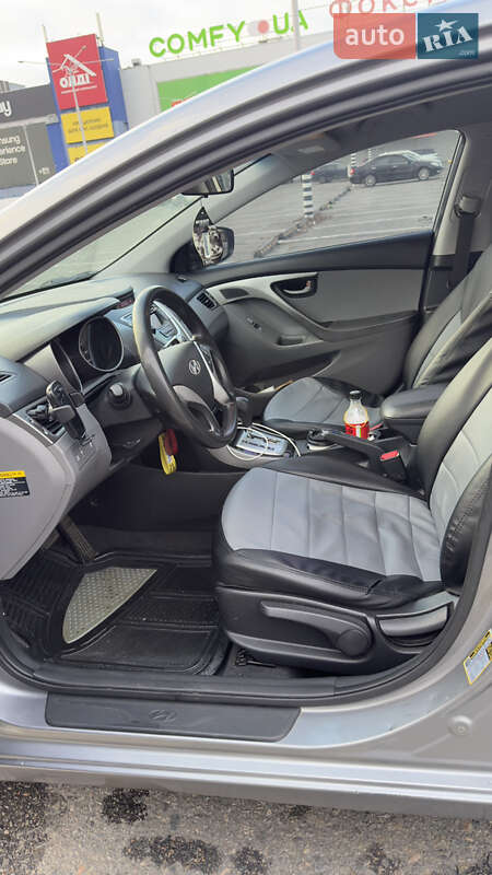 Седан Hyundai Elantra 2011 в Дніпрі