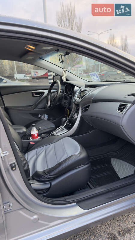 Седан Hyundai Elantra 2011 в Дніпрі