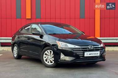 Седан Hyundai Elantra 2019 в Києві