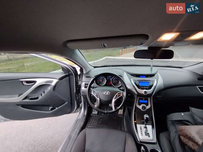 Седан Hyundai Elantra 2012 в Харькове