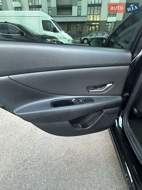 Седан Hyundai Elantra 2020 в Киеве