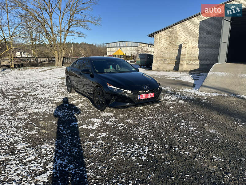 Седан Hyundai Elantra 2022 в Києві