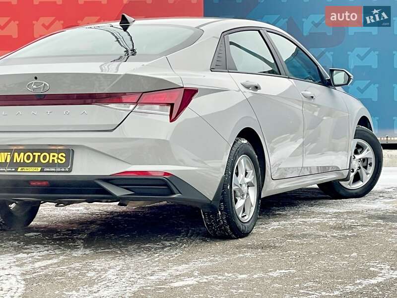 Седан Hyundai Elantra 2021 в Києві