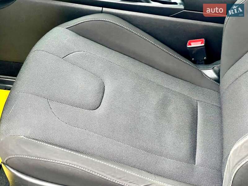 Седан Hyundai Elantra 2021 в Києві