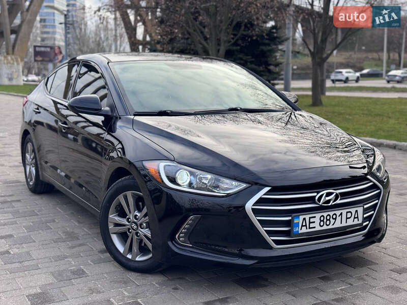 Седан Hyundai Elantra 2018 в Дніпрі