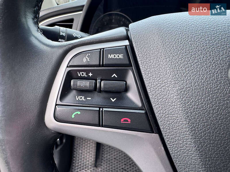 Седан Hyundai Elantra 2018 в Дніпрі