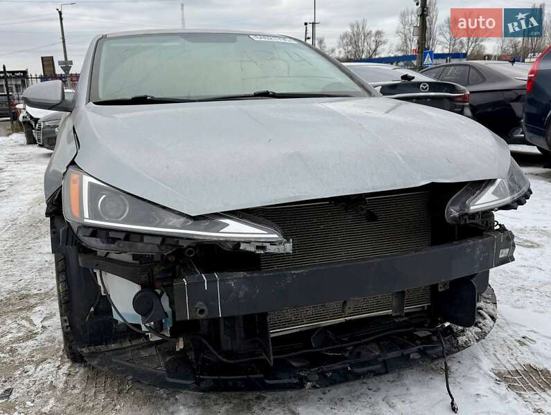 Hyundai Elantra 2019