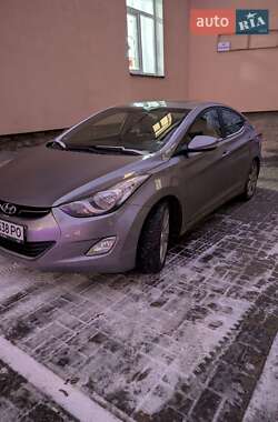 Седан Hyundai Elantra 2012 в Городку