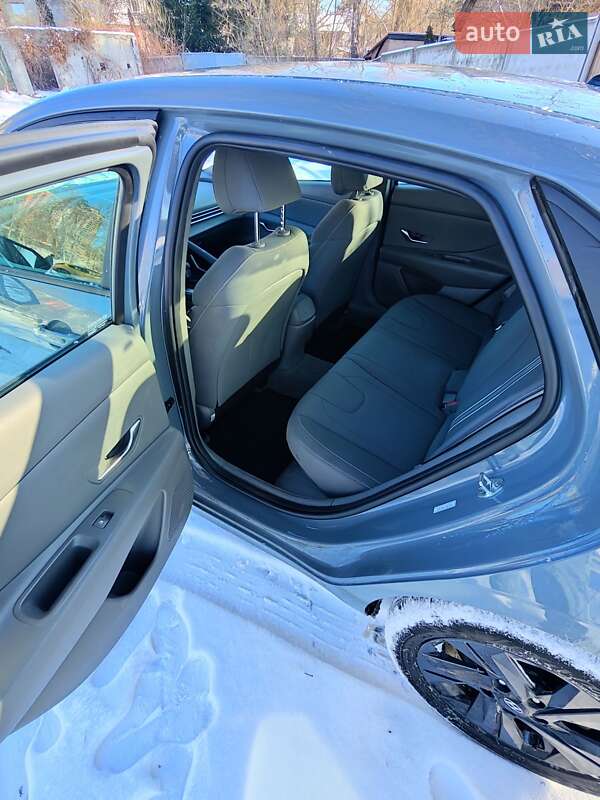 Седан Hyundai Elantra 2022 в Киеве