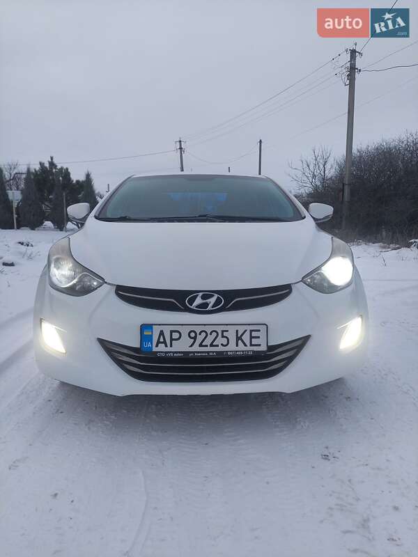 Hyundai Elantra 2012