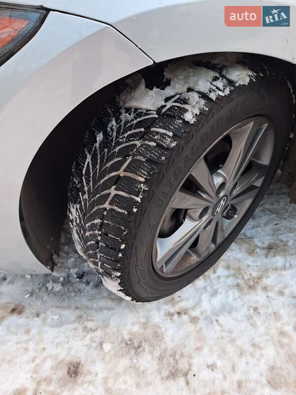 Седан Hyundai Elantra 2016 в Києві фото 4 Седан Hyundai Elantra 2016 в Києві