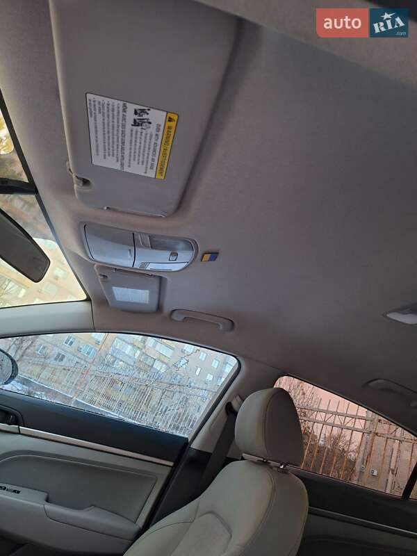 Седан Hyundai Elantra 2016 в Києві фото 8 Седан Hyundai Elantra 2016 в Києві