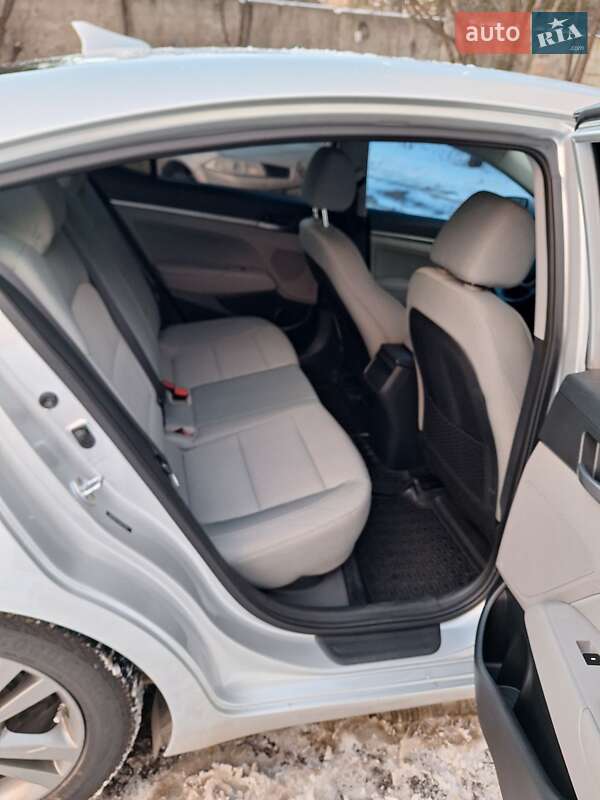 Седан Hyundai Elantra 2016 в Києві фото 12 Седан Hyundai Elantra 2016 в Києві