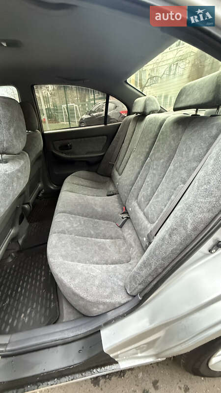 Седан Hyundai Elantra 2001 в Одессе
