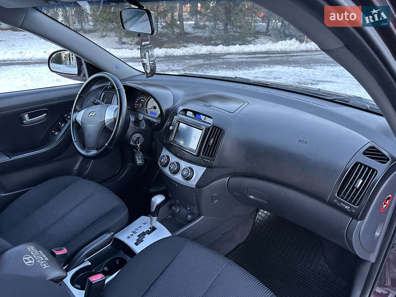 Седан Hyundai Elantra 2007 в Тернополе