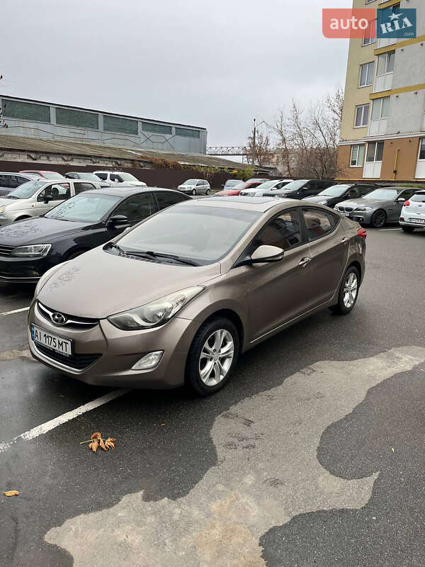 Седан Hyundai Elantra 2011 в Броварах