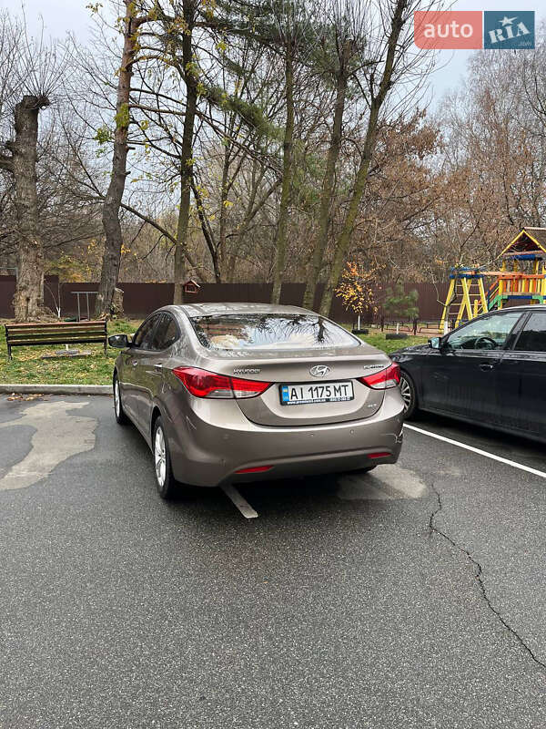 Седан Hyundai Elantra 2011 в Броварах