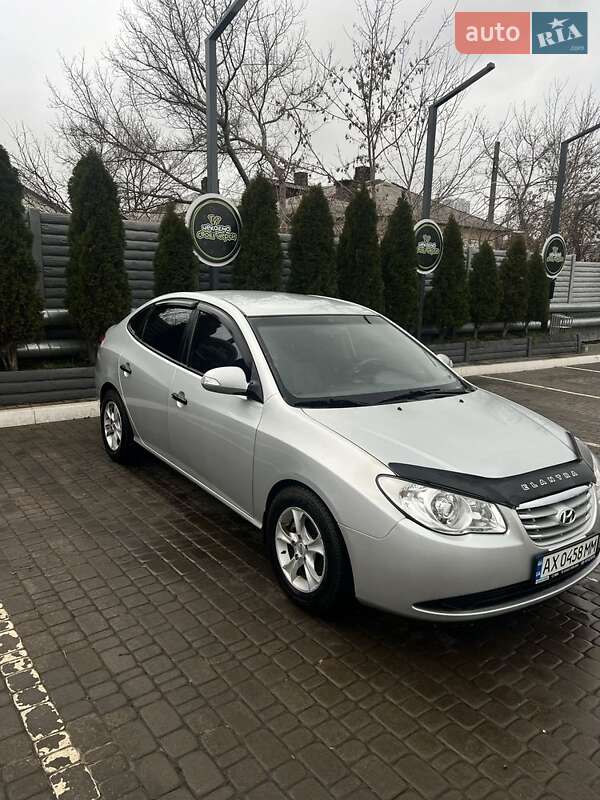 Седан Hyundai Elantra 2010 в Харькове