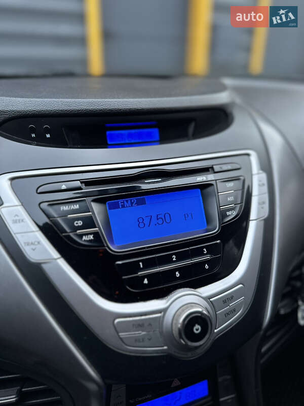 Седан Hyundai Elantra 2012 в Киеве